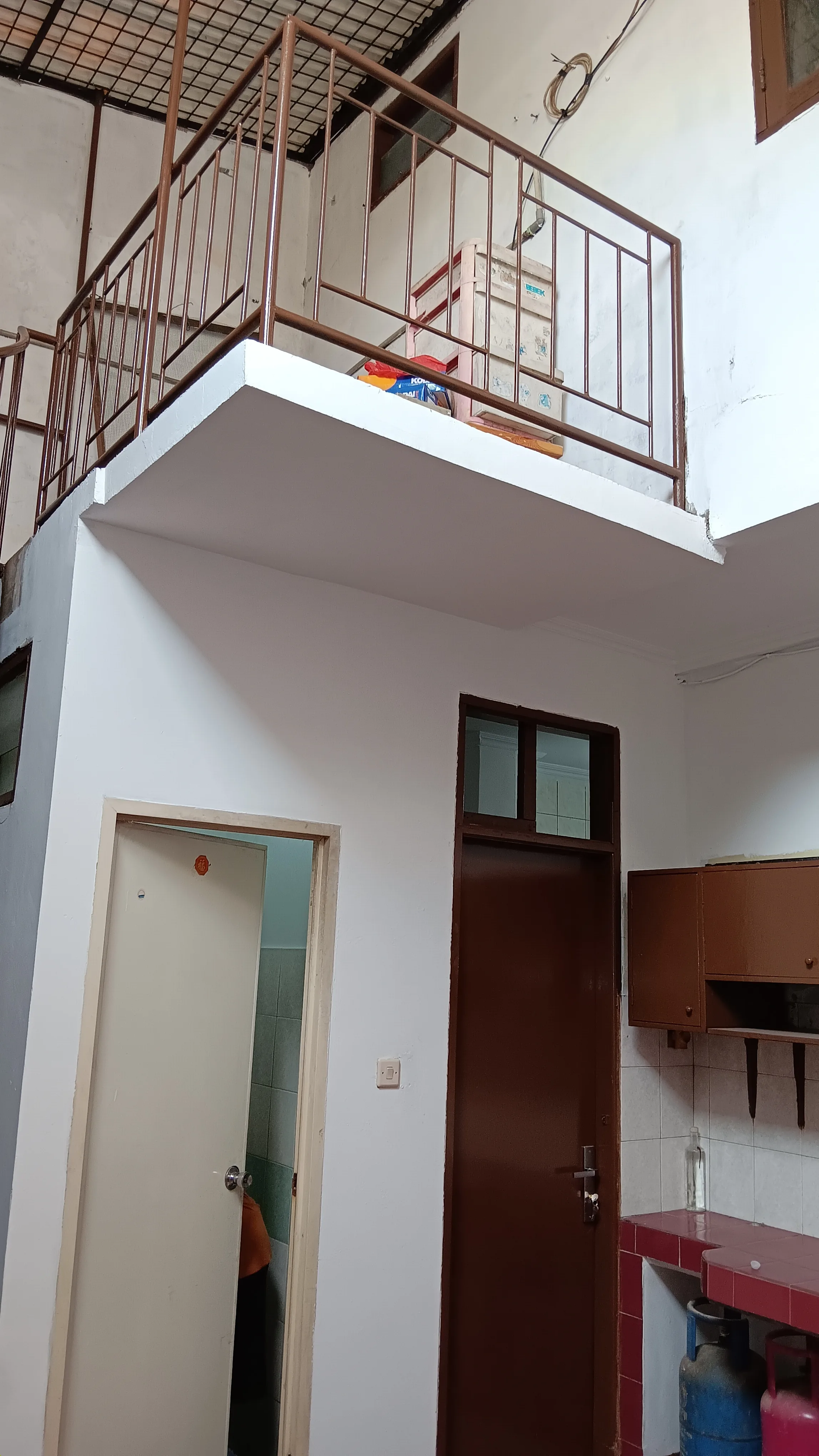 Area jemur pakaian di lantai atas